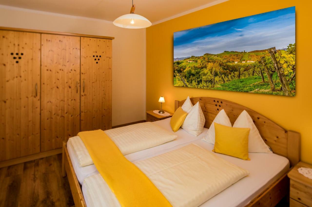 Familienweingut Oberer Germuth Hotel Leutschach Kültér fotó